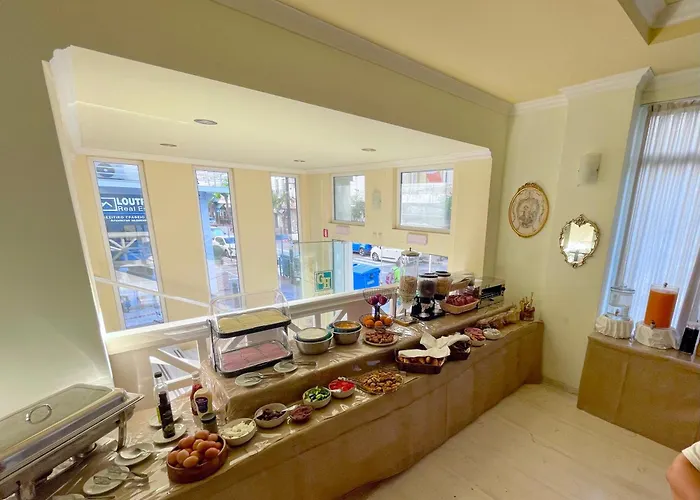 Grand 3* Лоутраки