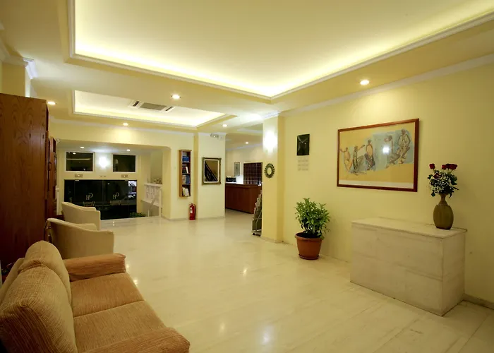 Grand 3* Лоутраки